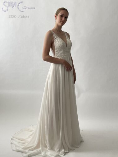 Jadore SinaC Brautkleid bei VeRina Brautmoden in Hille Rothenuffeln Cutout ivory blush Softtüll Spitze