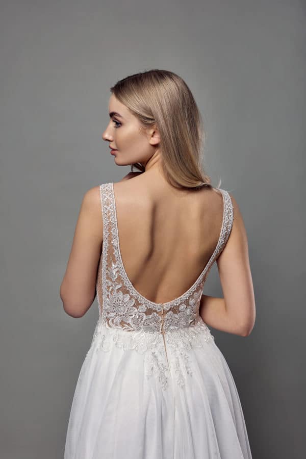 AnnAngelex 2023 Brautkleid B2355 (7) VeRina Brautmoden Hille Rothenuffeln ivory Softtüll Träger Häkelspitze Cutouts runder Rückenausschnitt
