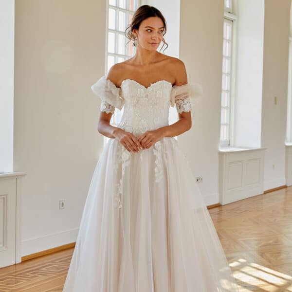 50606 Lisa Donetti DeLuxe Brautkleid bei VeRina Brautmoden in Hille Rothenuffeln ivory pink champagner Puffärmel Spitze Tüllkleid Herzcorsage