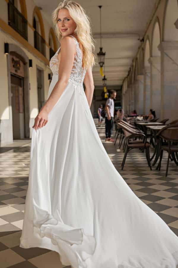 BS503 Fashion Queen Schwangerschaftskleid Brautkleid bei VeRina Brautmoden in Hille Rothenuffeln ivory Schleppe durchsichtiges Oberteil pailletten (3)