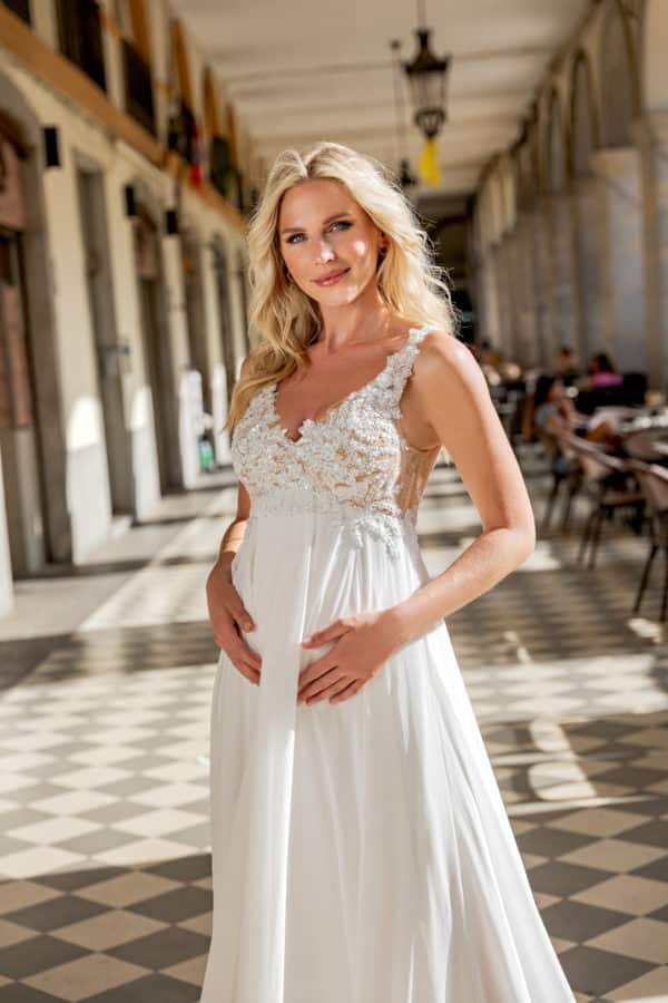 BS503 Fashion Queen Schwangerschaftskleid Brautkleid bei VeRina Brautmoden in Hille Rothenuffeln ivory Schleppe durchsichtiges Oberteil pailletten