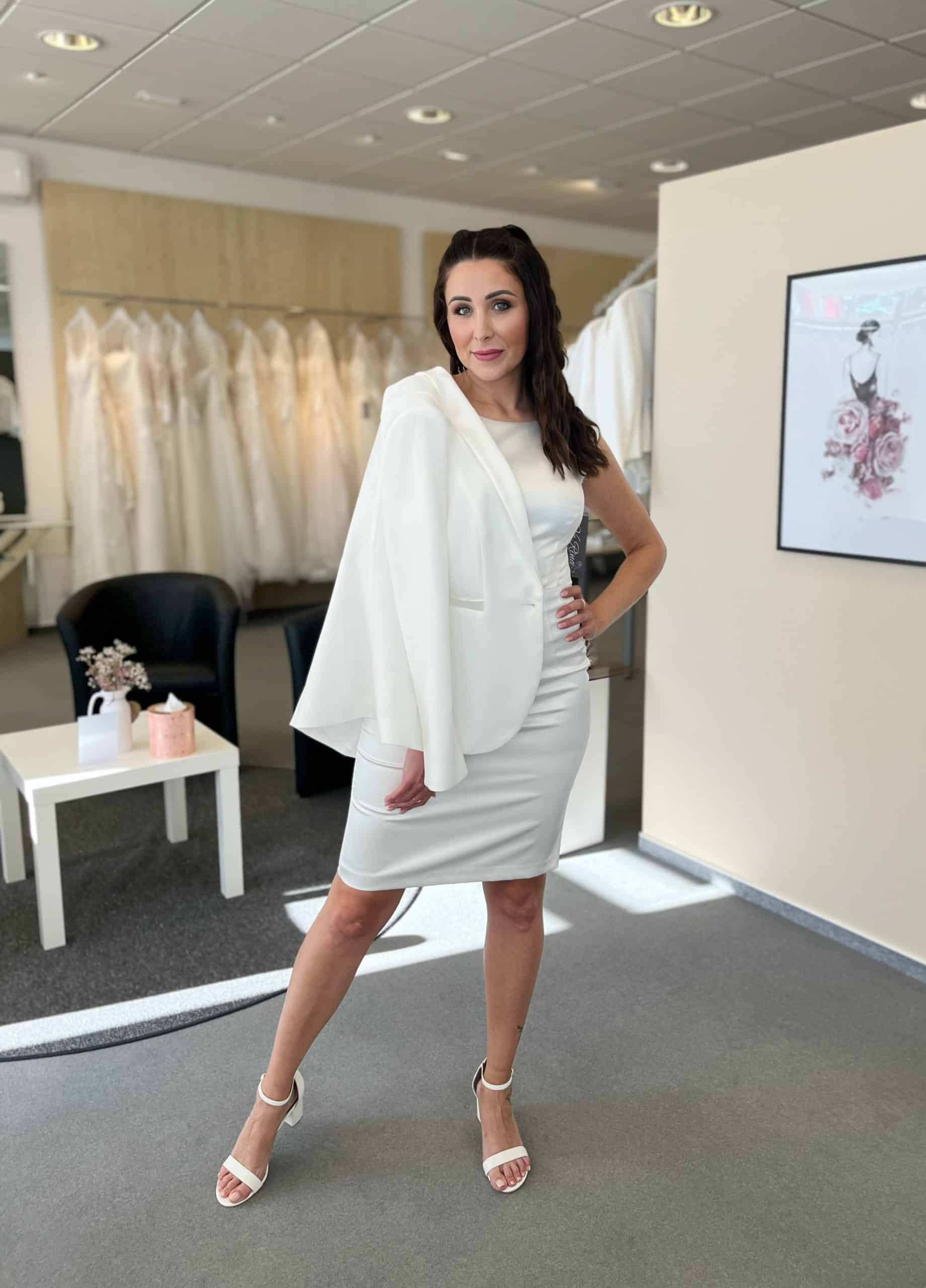 Weise 448306 bei VeRina Brautmoden in Hille Rothenuffeln kurzes Standesamtkleid Hochzeitskleid ivory satin kurz breite Träger (3)