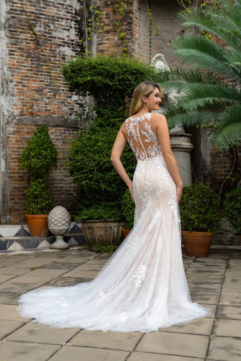 20328 Amelie Brautkleid Meerjungfrau mermaid bei VeRina Brautmoden in Hille Rothenuffeln 3D Tattoospitze hochgeschlossen durchsichtiger Rücken Schleppe (2)