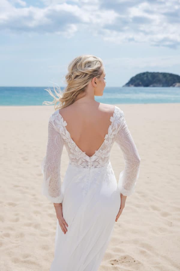 AL108 Amera Vera light Brautkleid bei VeRina Brautmoden in Hille Rothenuffeln lange Ballonärmel mit Spitze Chiffonrock V Ausschnitt (1)