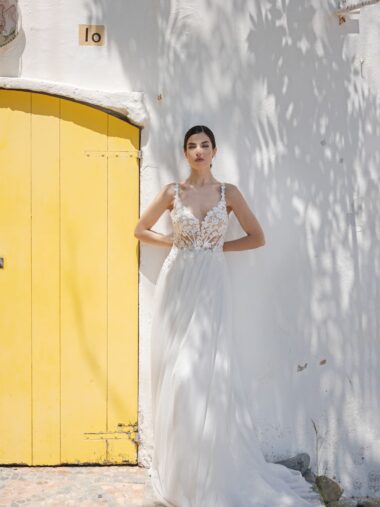 B2458 AnnAngelex Brautkleid bei VeRina Brautmoden in Hille Rothenuffeln Softtüll durchsichtige Corsage Spitzenträger (1)