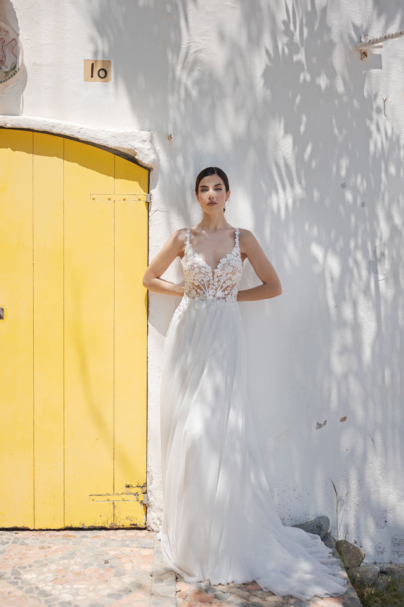 B2458 AnnAngelex Brautkleid bei VeRina Brautmoden in Hille Rothenuffeln Softtüll durchsichtige Corsage Spitzenträger (1)