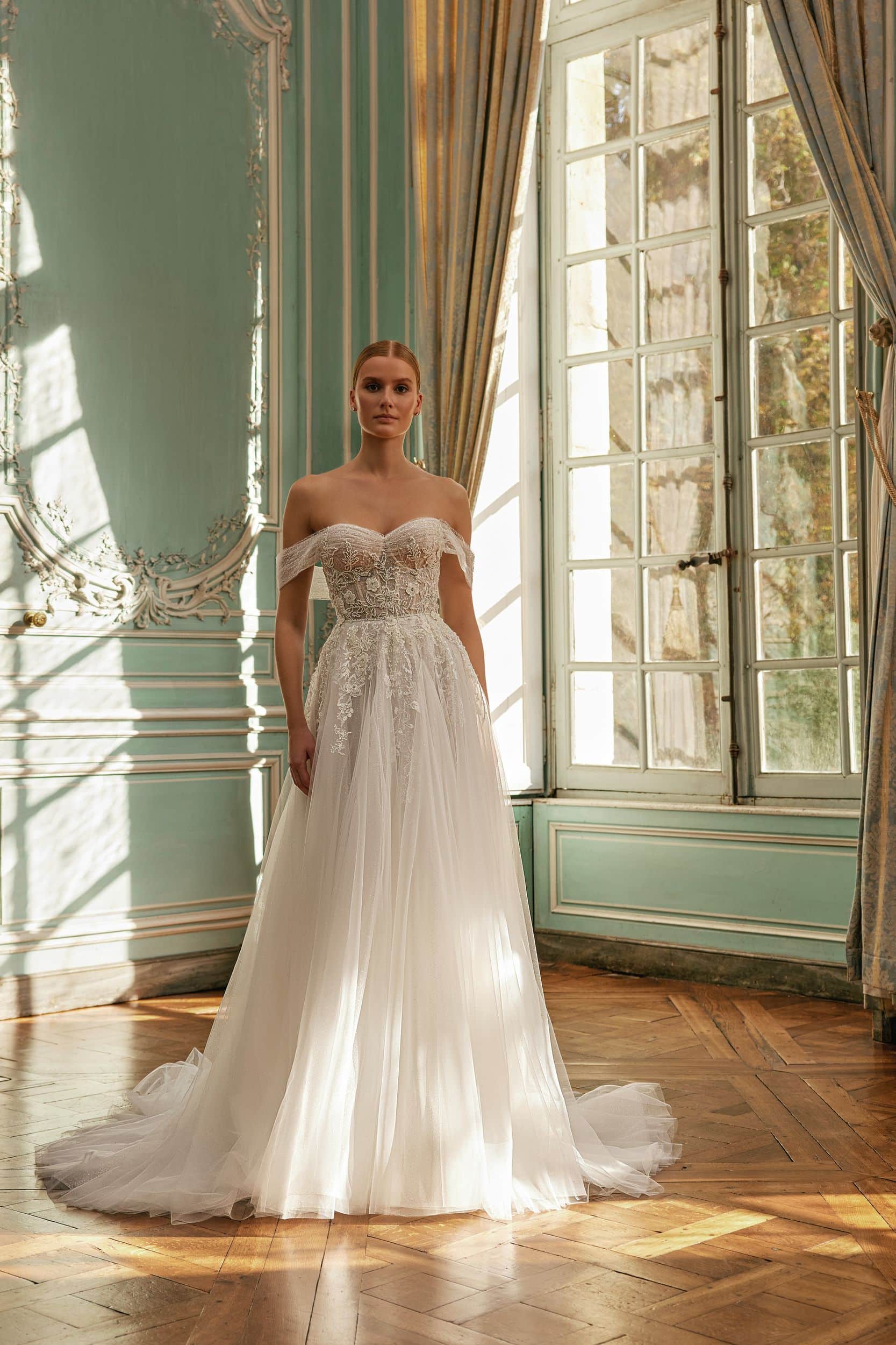 Fartina Pollardi Brautkleid bei VeRina Brautmoden in Hille Rothenuffeln Tüllkleid fließende Spitze Cramenträger aus breitem Tüll (1)