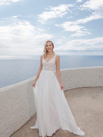 AM118 Fevronia Brautkleid bei VeRina Brautmoden in Hille Rothenuffeln Chiffonkleid Spitze Träger