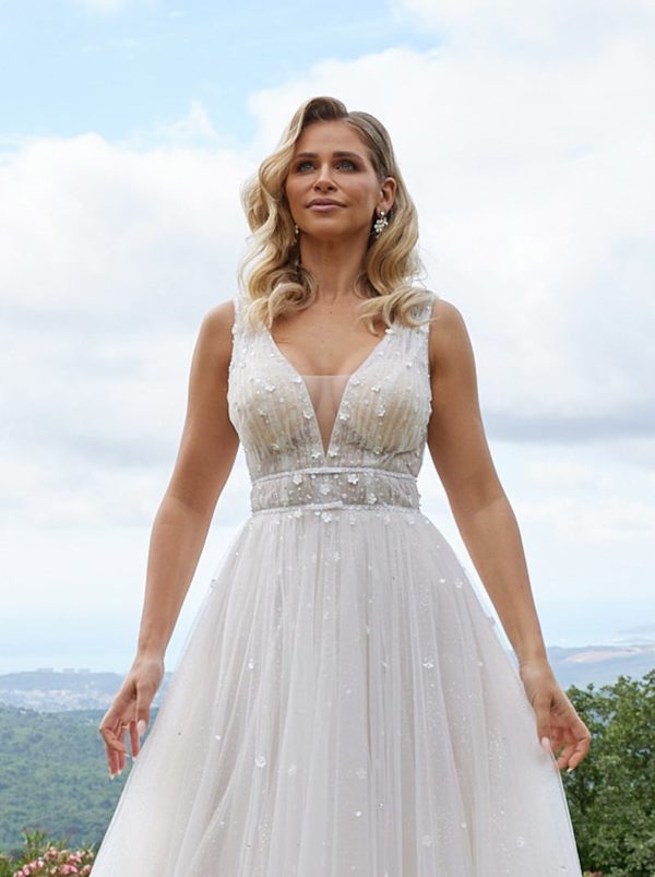 82205 Dreamy DL Brautkleid bei VeRina Brautmoden in Hille Rothenuffeln champagner Raffungen 3D Blüten Tüll Glitzer Schleppe V Ausschnitt (1)