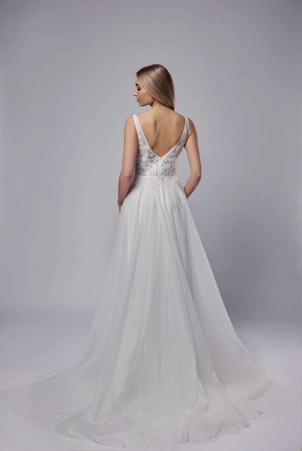 LB306 Lohrengel Brautkleid bei VeRina Brautmoden in Hille Rothenuffeln Carmenträger Softtüll(3)