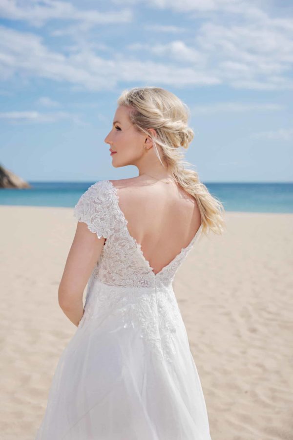BS512 Brautkleid FashionQueen bei VeRina Brautmoden in Hille Rothenuffeln Tüllkleid reite Träger Umstandskleid Spitze (4)