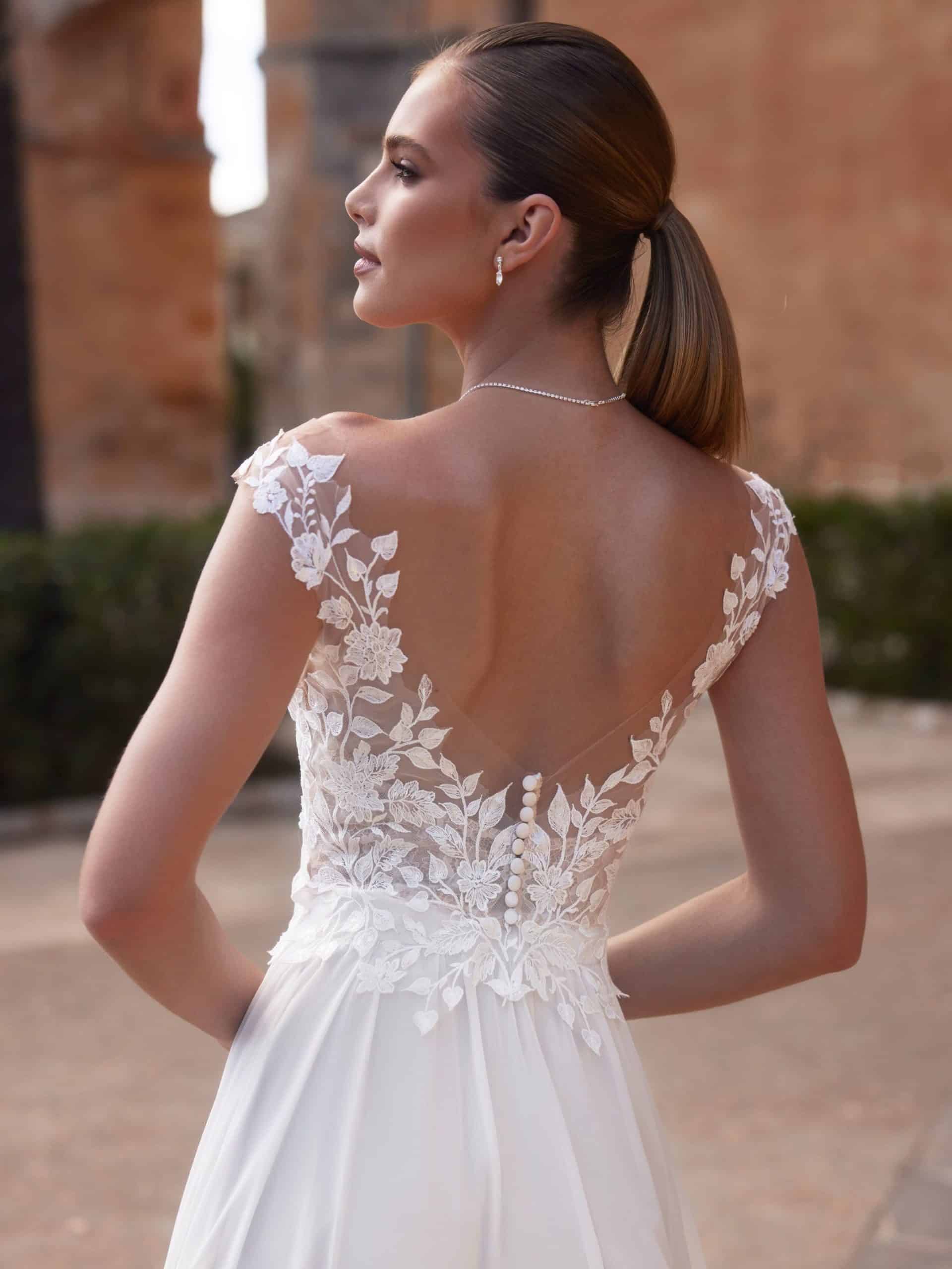 bianco evento bridal top e479 Bolero 2Teiler bei VeRina Brautmoden in Hille Rothenuffeln Spitze Tattoospitze leichter u Boot Ausschnitt1