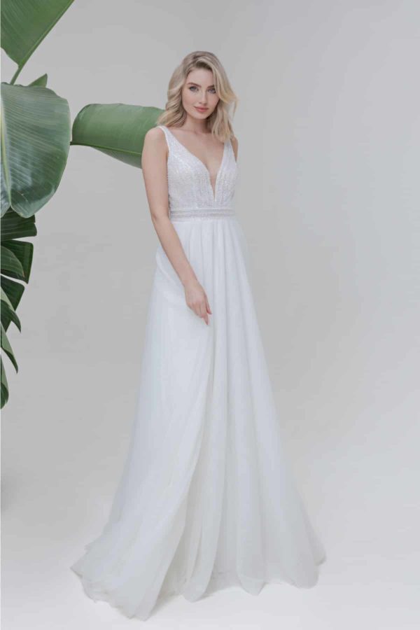 am137 Brautkleid Fashion Queen Fevronia bei VeRina Brautmoden in Hille Rothenuffeln Tüllkleid Softtüll Perlen Pailletten V Ausschnitt