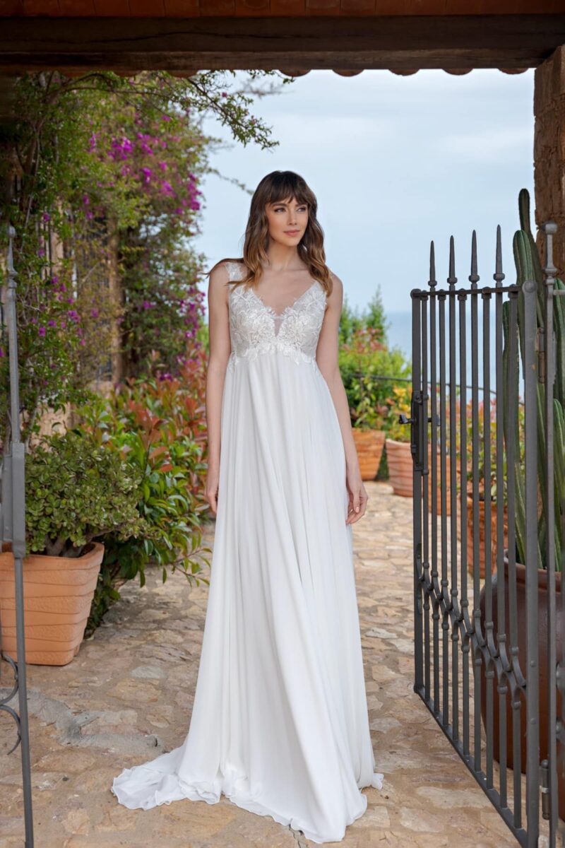 lbs02 Lohrengel Brautkleid Umstandskleid bei VeRina Brautmoden in Hille Rothenuffeln Chiffon Schleppe breitere Träger V Ausschnitt Spitzenelemente