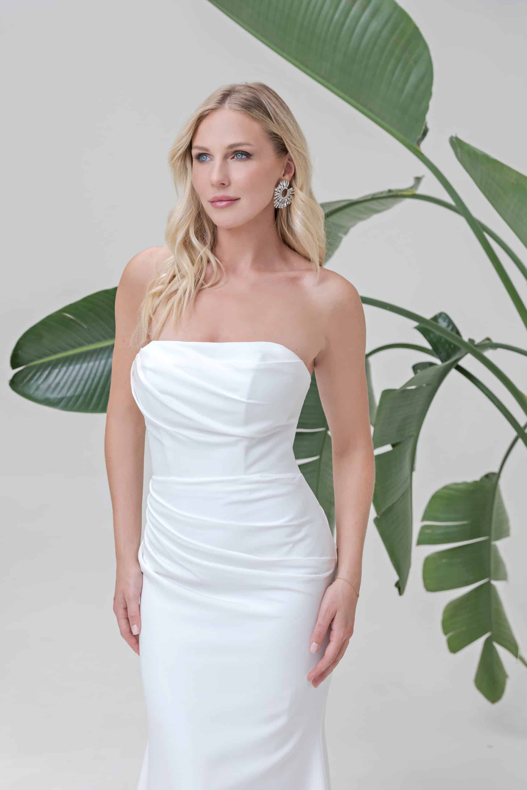 AL124 Brautkleid Amera Vera light Fashion Queen bei VeRin Brautmoden in Hille Rothenuffeln schlicht elegant Corsagenkleid Raffung Schleppe (1)