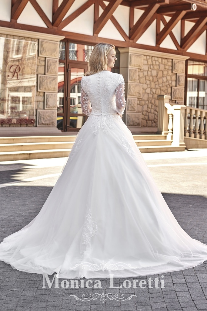 8264 Brautkleid von Monica Loretti bei VeRina Brautmoden in Hille Rothenuffeln A Linie Tüllkleid Tüll hochgeschlossen Ärmel Spitze fließend (2)