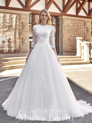 8264 Brautkleid von Monica Loretti bei VeRina Brautmoden in Hille Rothenuffeln A Linie Tüllkleid Tüll hochgeschlossen Ärmel Spitze fließend