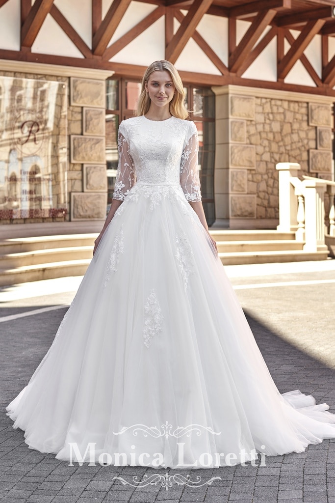 8264 Brautkleid von Monica Loretti bei VeRina Brautmoden in Hille Rothenuffeln A Linie Tüllkleid Tüll hochgeschlossen Ärmel Spitze fließend