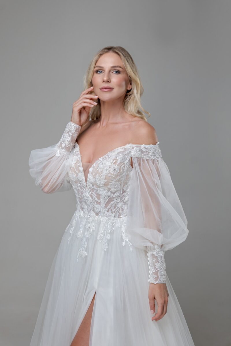 MGB183 Miss beautiful bride Brautkleid bei VeRina Brautmoden in Hille Rothenuffeln Tüll Softtüll Puffärmel Carmenträger fließende Spitze (2)