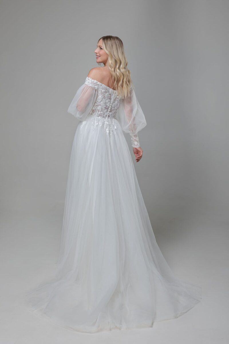 MGB183 Miss beautiful bride Brautkleid bei VeRina Brautmoden in Hille Rothenuffeln Tüll Softtüll Puffärmel Carmenträger fließende Spitze (3)