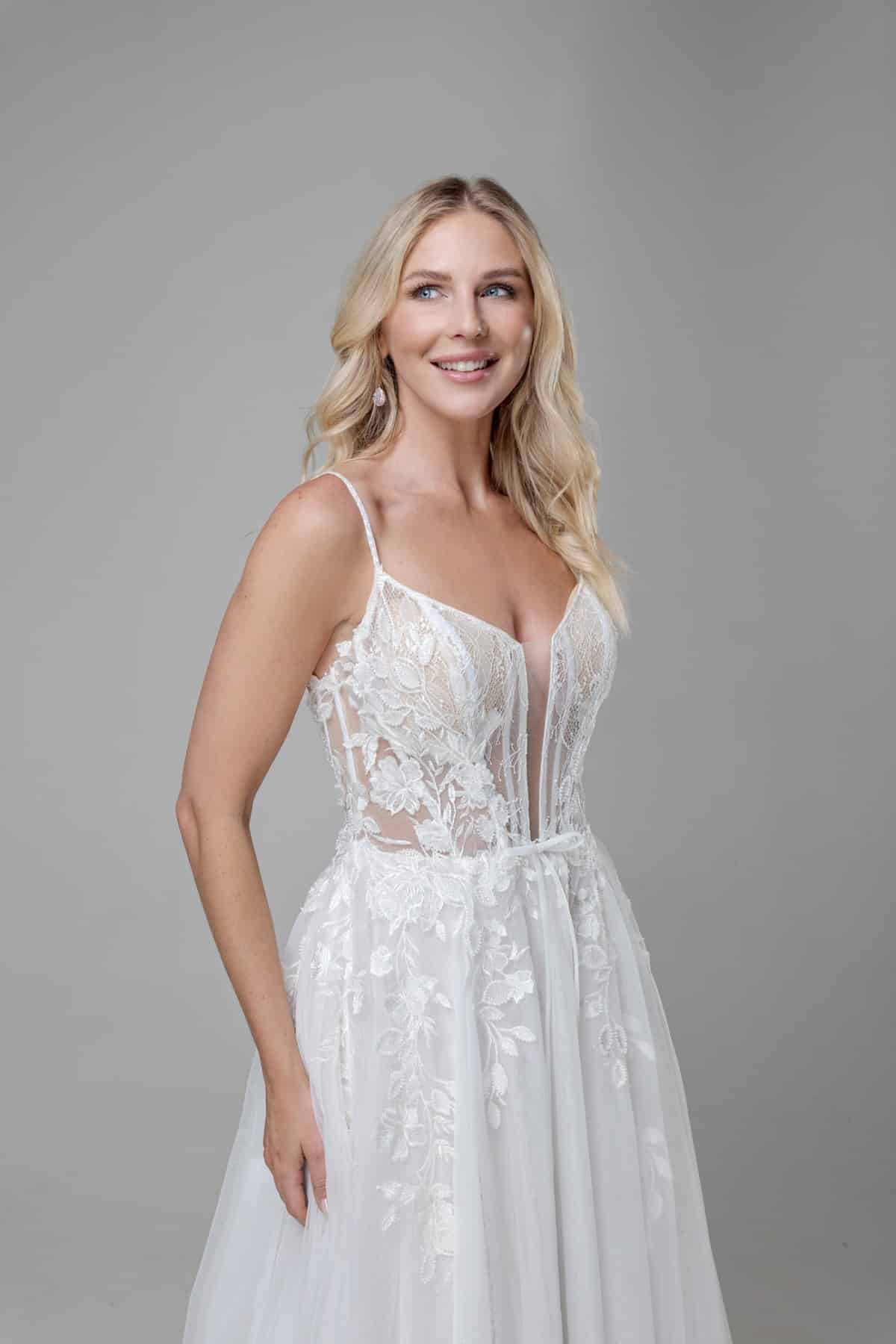 mgb199 Fashion Queen bei VeRina Brautmoden in Hille Rothenuffeln Softtüll Spaghettiträger Corsage Glitzer Tattoospitze (1)