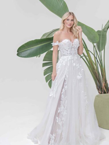 B2519 Brautkleid amera vera Fashion queen bei VeRina Brautmoden in Hille Rothenuffeln A Linie Carmenträger Herz Korsage Beinschlitz fließende Spitze Schleppe (1)