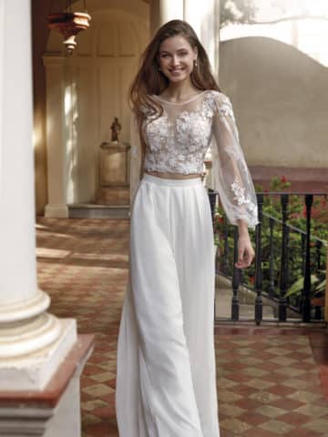 45004TS Amelie zweiteiler Standesamt Brauthose Brautbluse bei VeRina Brautmoden in Hille Rothenuffeln weite Chiffonhose langärmlige Bluse mit Spitze transparent Knopfleiste