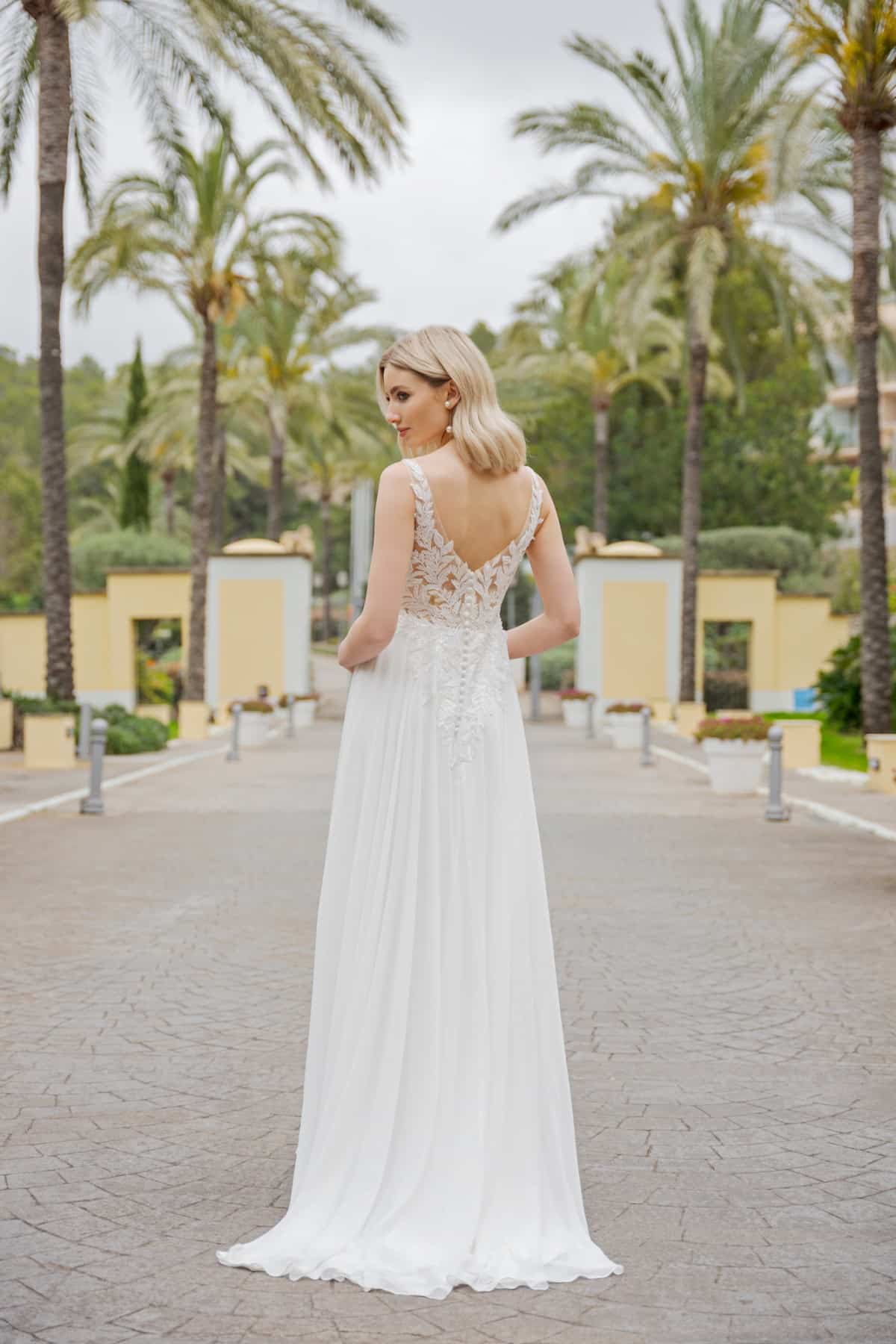 bs524 Umstandskleid Fashion Queen bei VeRina Brautmoden in Hille Rothenuffeln Chiffonkleid Schleppe Blätterspitze brauner Tüll v Ausschnitt (1)