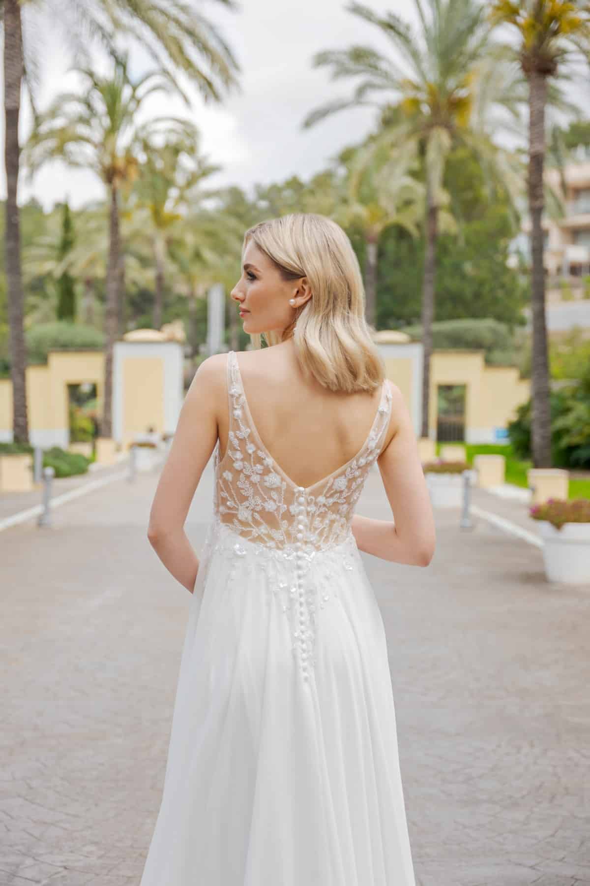 bs527 Brautkleid Umstandskleid Fashion Queen bei VeRina Brautmoden in Hille Rothenuffeln Chiffonkleid Schleppe zarte Spitze mit Blümchen brauner Tüll V Ausschnitt (1)