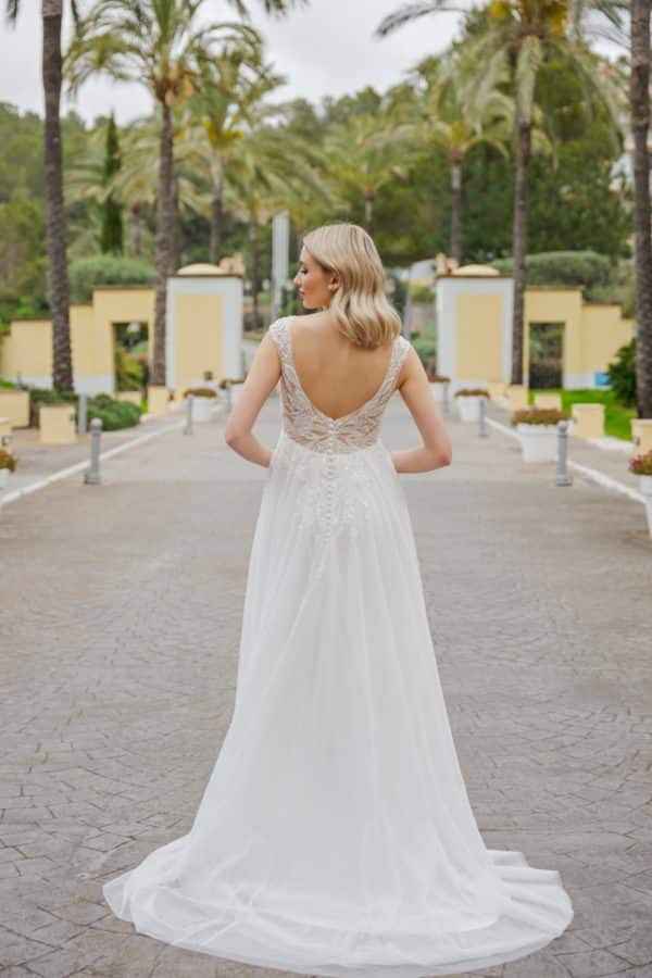 bs528 Brautkleid Umstandskleid Fashion Queen bei VeRina Brautmoden in Hille Rothenuffeln Tüllkleid Schleppe V Ausschnitt Glitzer Blätterspitze (3)