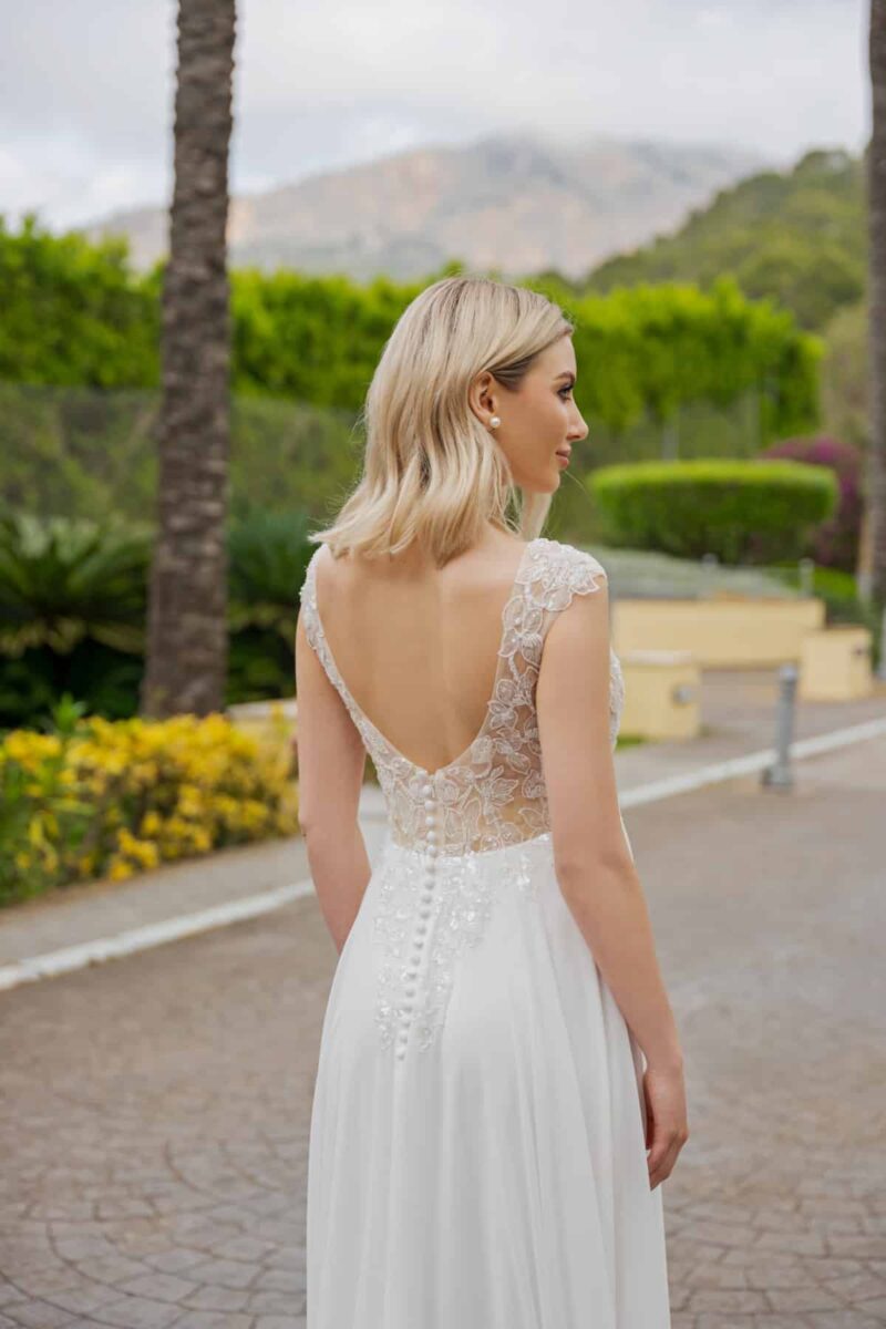 bs529 Brautkleid Umstandskleid Fashion Queen bei VeRina Brautmoden in Hille Rothenuffeln Chiffonkleid breitere Träger Knopfleiste tiefer Rückenausschnitt (1)
