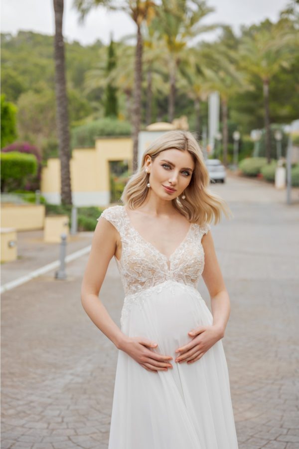 bs529 Brautkleid Umstandskleid Fashion Queen bei VeRina Brautmoden in Hille Rothenuffeln Chiffonkleid breitere Träger Knopfleiste tiefer Rückenausschnitt (2)