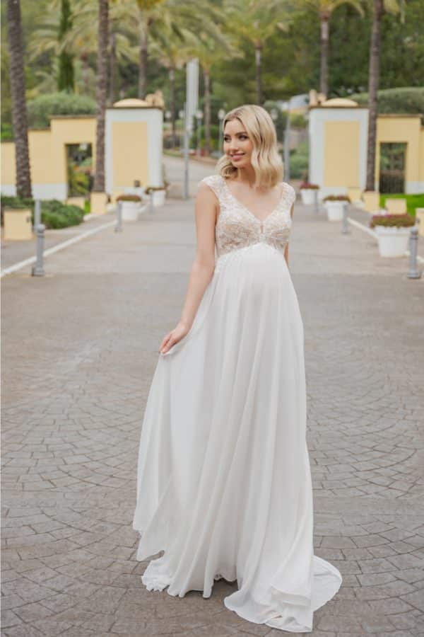 bs529 Brautkleid Umstandskleid Fashion Queen bei VeRina Brautmoden in Hille Rothenuffeln Chiffonkleid breitere Träger Knopfleiste tiefer Rückenausschnitt