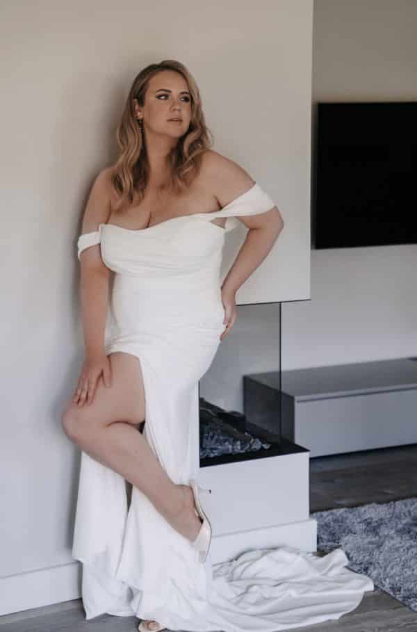 LB559 Brautkleid Fashion Queen bei VeRina Brautmoden in Hille Rothenuffeln eng figurbetont Schlitz Schleppe (3)