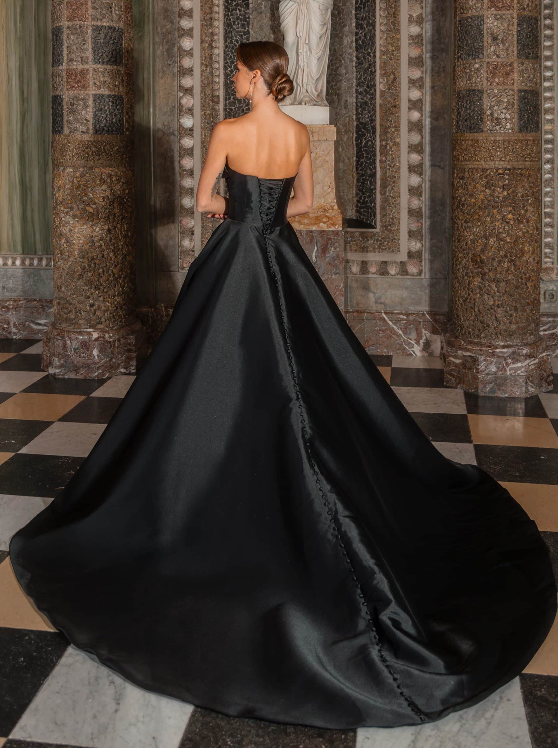 50912 Brautkleid Diane Legrand bei VeRina Brautmoden in Hille Rothenuffeln schwarz clean offshoulder (1)