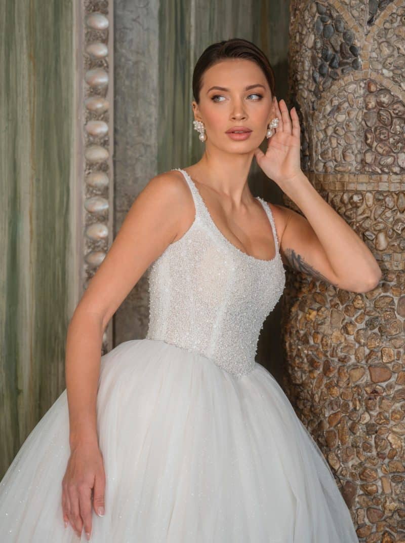 50915 Brautkleid Diane Legrand bei VeRin Brautmoden in Hille Rothenuffeln Tüllkleid Perlen Träger Glitzer 1