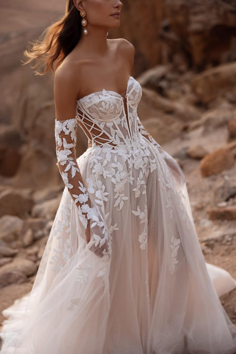 Nabila Dama Couture Brautkleid bei VeRina Brautmoden in Hille Rothenuffeln Tüllkleid Glitzer Corsett Schleppe (3)