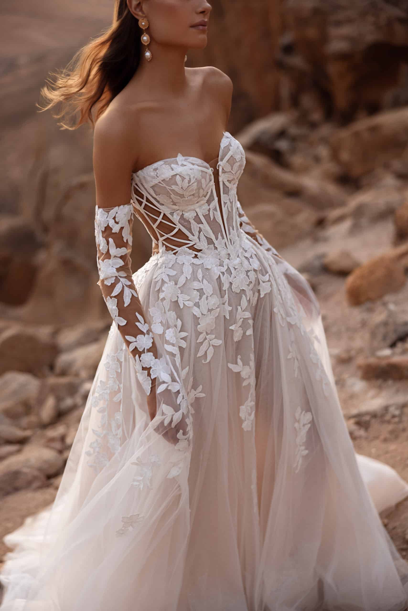 Nabila Dama Couture Brautkleid bei VeRina Brautmoden in Hille Rothenuffeln Tüllkleid Glitzer Corsett Schleppe (3)