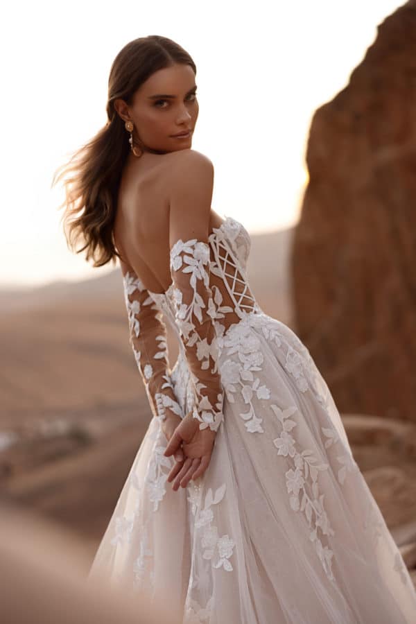 Nabila Dama Couture Brautkleid bei VeRina Brautmoden in Hille Rothenuffeln Tüllkleid Glitzer Corsett Schleppe (4)