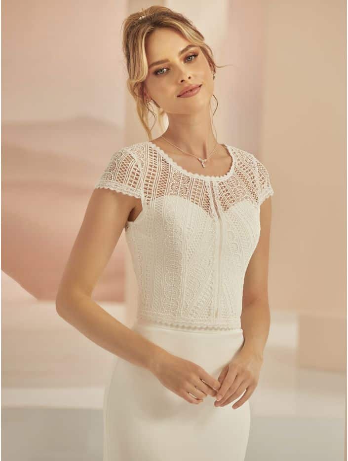 bianco evento bridal bolero e361 bei VeRina Brautmoden in Hille Rothenufflen hochgeschlossen Spitze T Short Ärmel V Rückenausschnitt