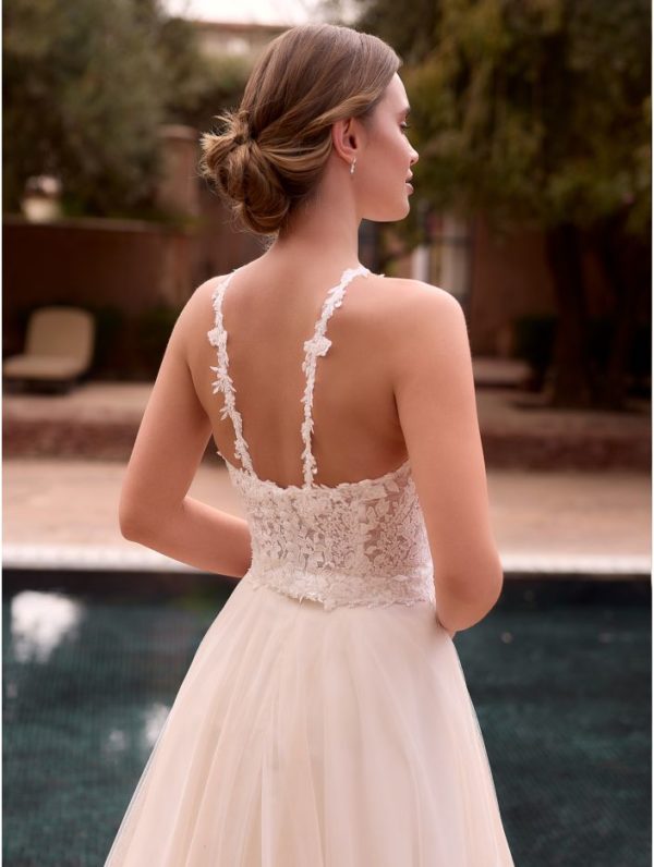 bianco evento bridal top e502 bei VeRina Brautmoden in Hille Rothenuffeln neckholder Spitze zarte Träger 1 1 (2)