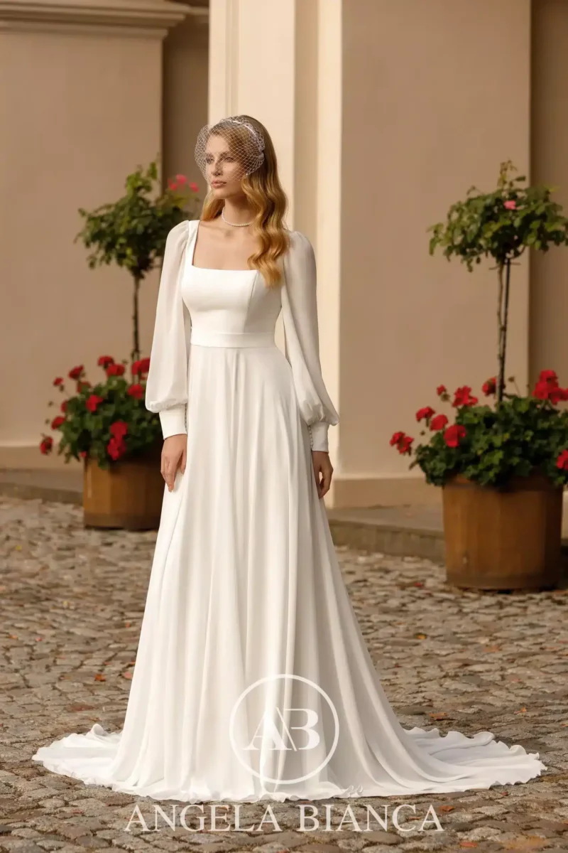 1085 Brautkleid Angela bianca Monica Loretti bei Verina Brautmoden in Hille Rothenuffeln schlicht clean langarm