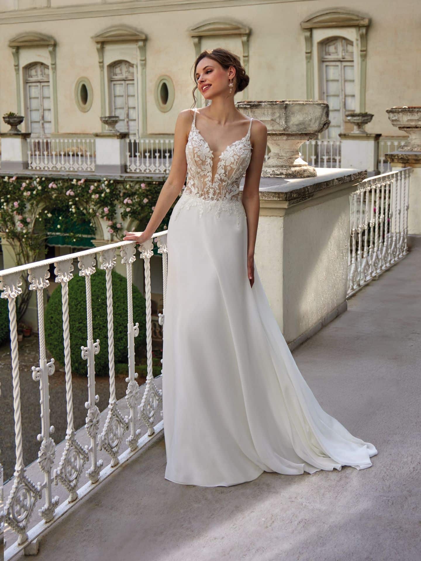 40084 Amelie Brautkleid Amelie bei VeRina Brautmoden in Hille Rothenuffeln Chiffonrock Tüllrock Spitze Spaghettiträger transparente Corsage V Ausschnitt 1