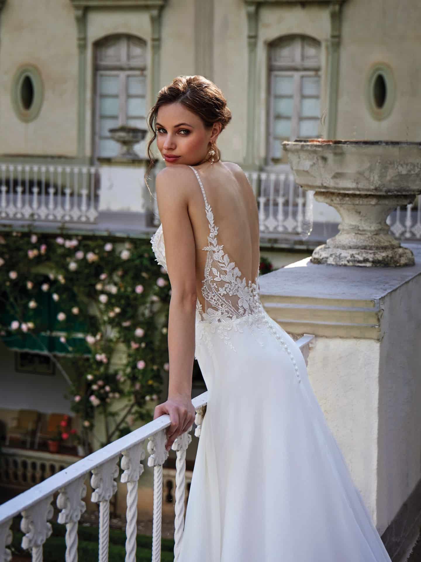 40084 Amelie Brautkleid Amelie bei VeRina Brautmoden in Hille Rothenuffeln Chiffonrock Tüllrock Spitze Spaghettiträger transparente Corsage V Ausschnitt 3