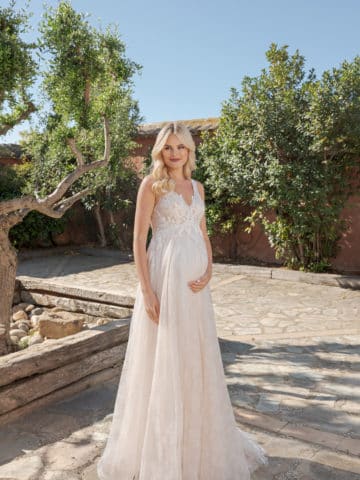 DTS500 Brautkleid Fashion Queen bei VeRina Brautmoden in Hille Rothenuffeln Umstandskleid Tüllkleid Floralespitzenelemte Glitzer V Ausschnit Träger1 