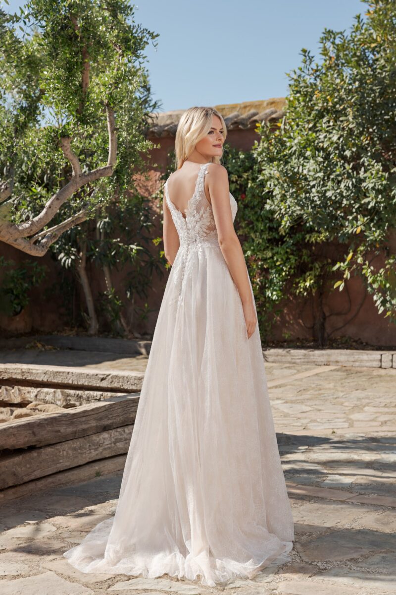 DTS500 Brautkleid Fashion Queen bei VeRina Brautmoden in Hille Rothenuffeln Umstandskleid Tüllkleid Floralespitzenelemte Glitzer V Ausschnit V Rücken Ausschnitt Träger2