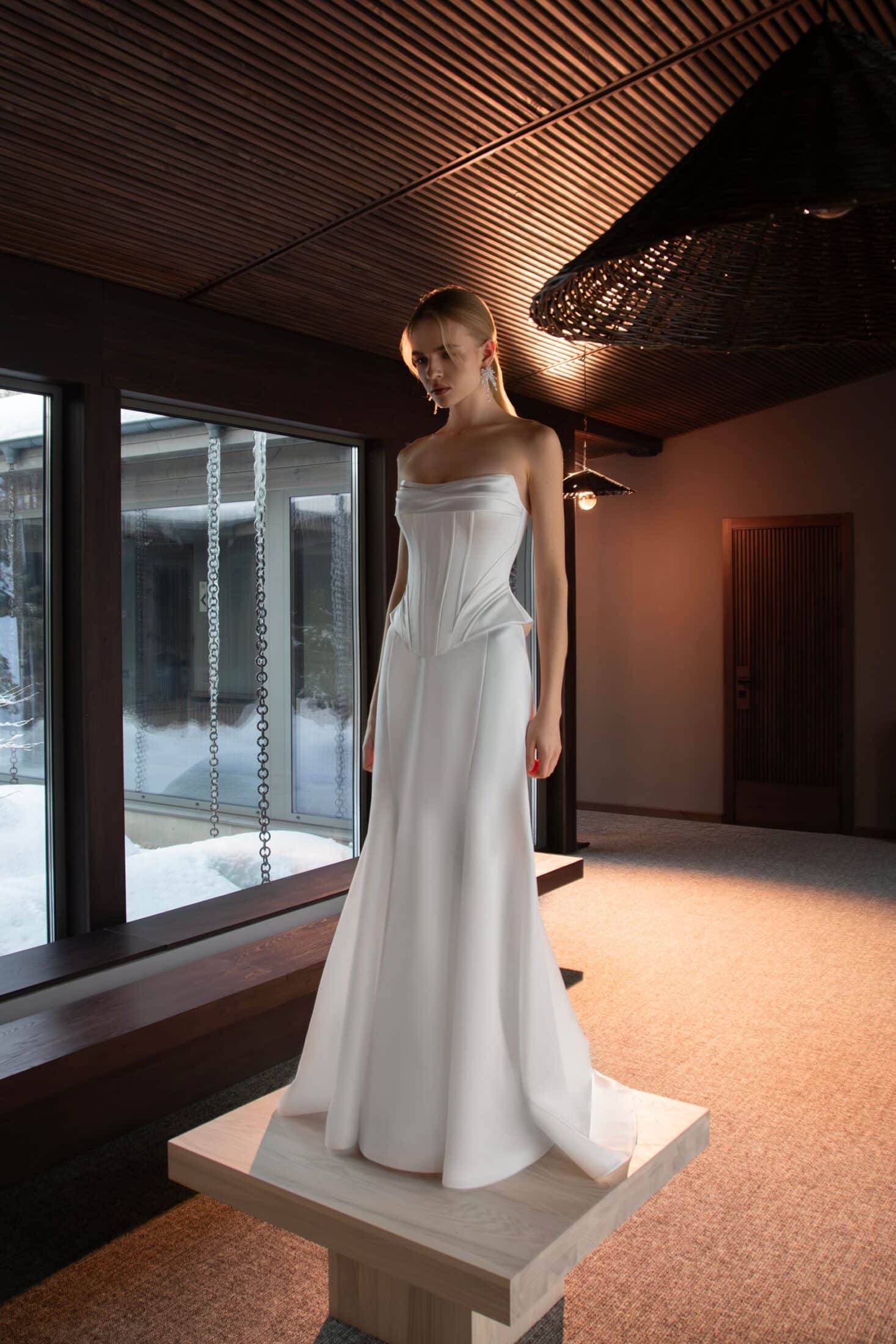 Corsage Modell Bleik ivory LeRina